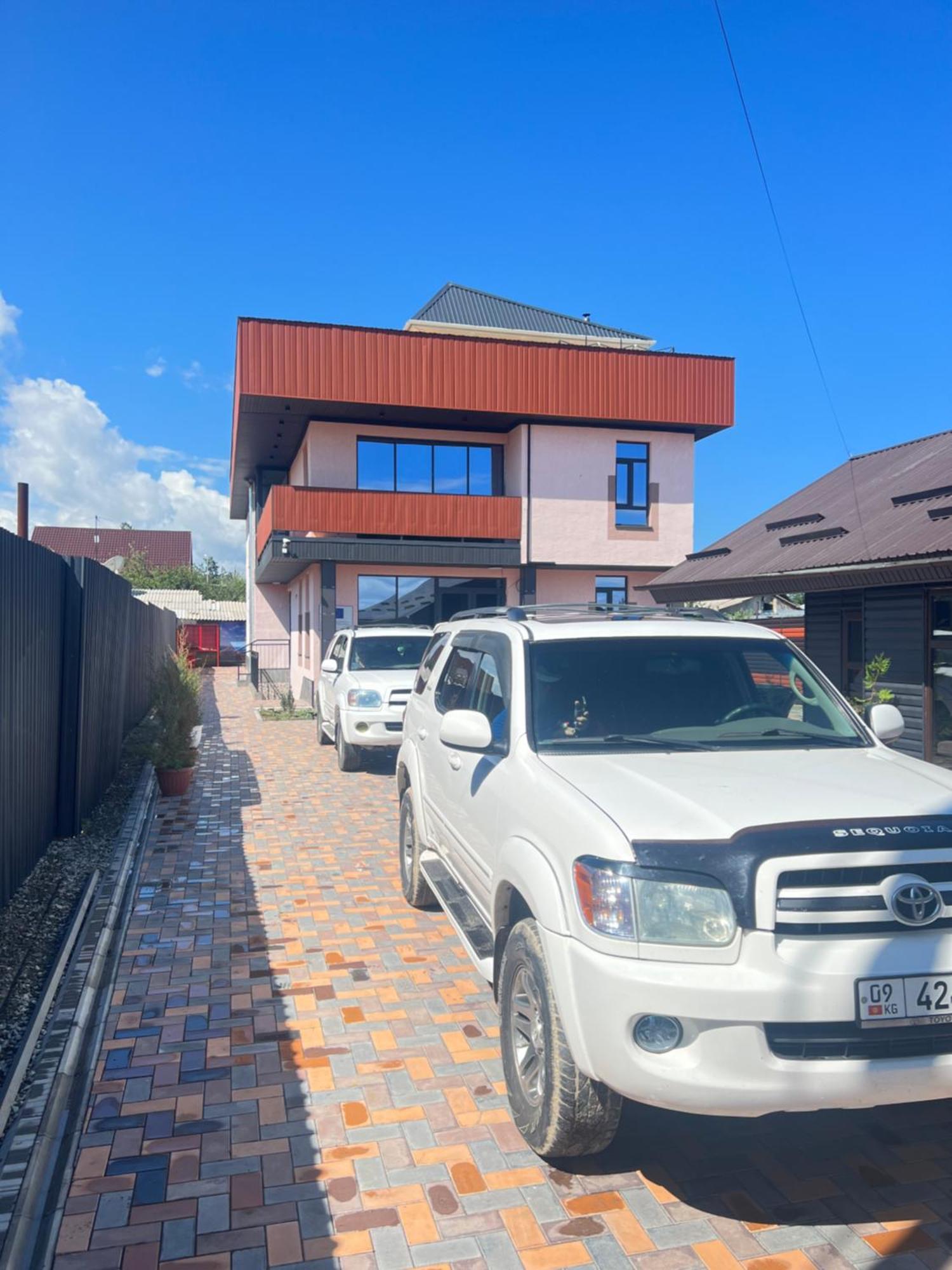 Mongu Hotel Karakol Exteriör bild